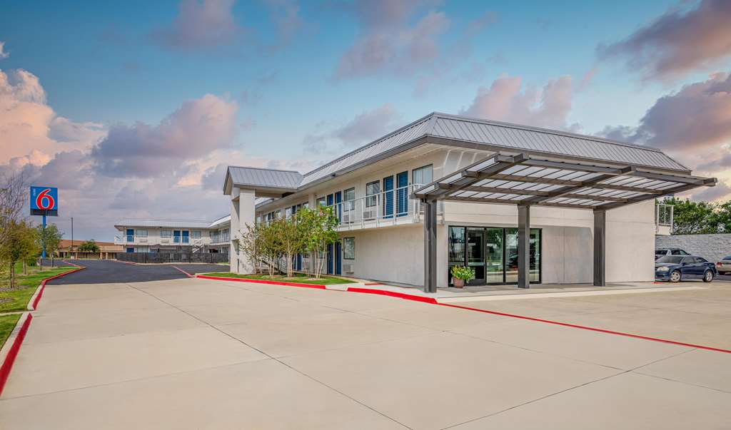 Motel 6 Euless TX Dallas - photo 4