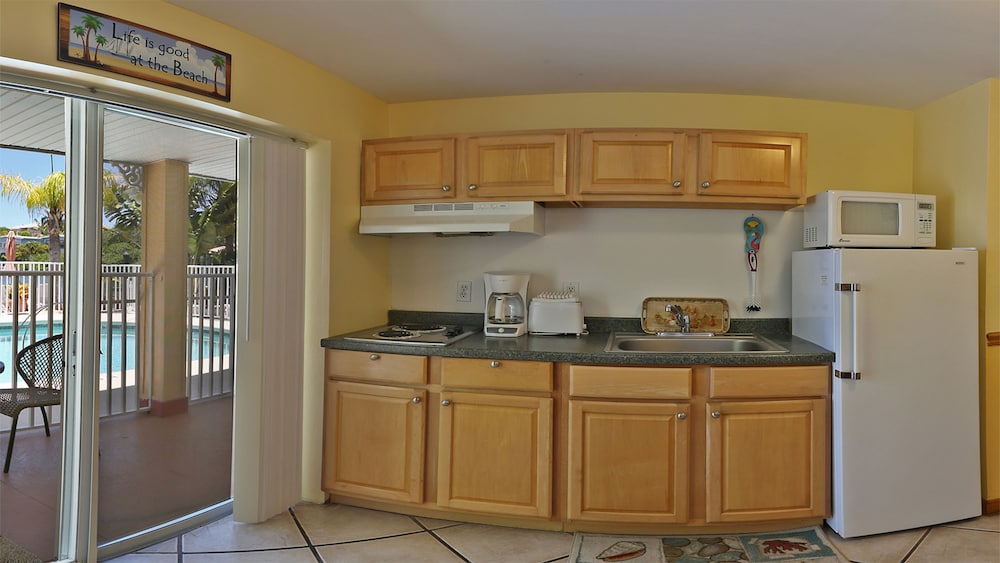 Manatee Bay Inn Near Fishing Pier Fort Myers Beach - photo 12