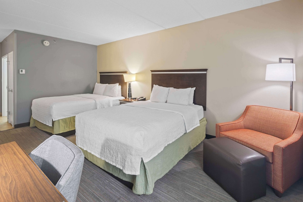 Hampton Inn Atlanta Woodstock - photo 11