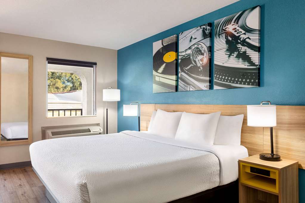 Days Inn by Wyndham Memphis at Graceland - photo 24