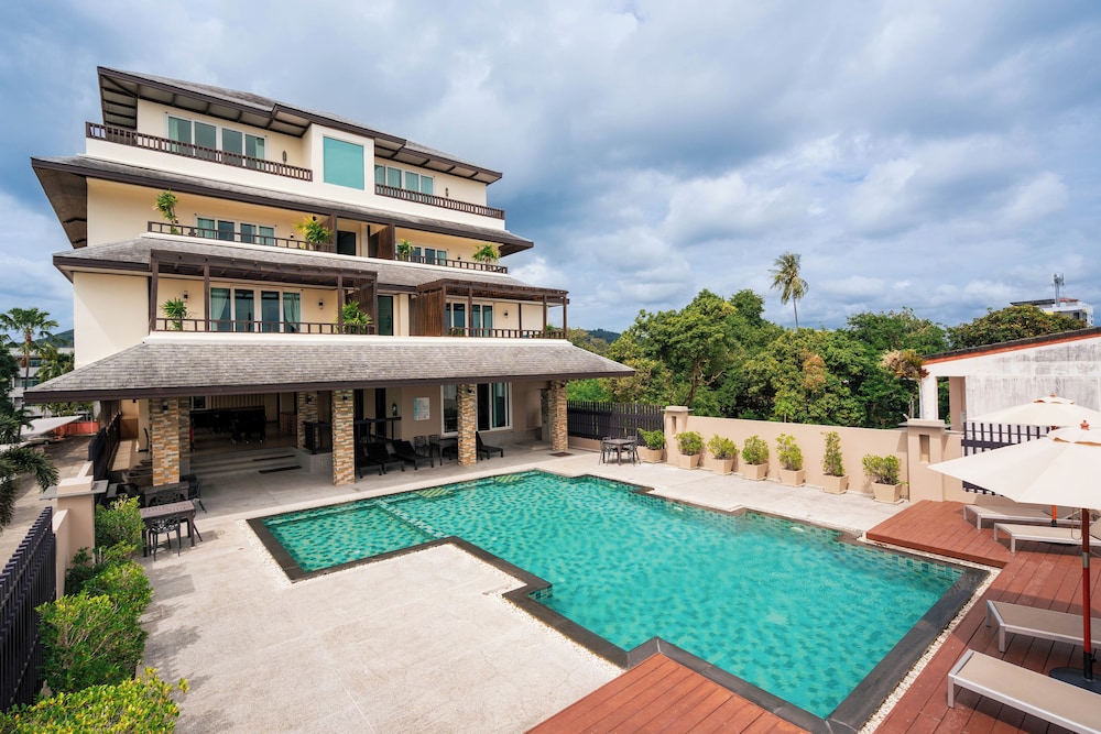 Ratana Apart Hotel at Chalong in Rawai, Thailand