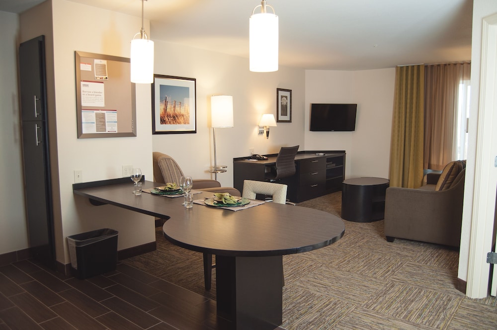 Candlewood Suites Fort Collins by IHG - photo 16