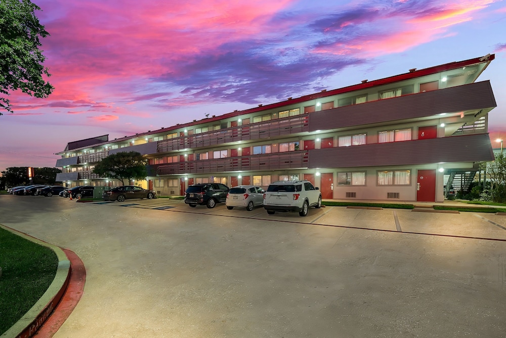 Red Roof Inn Dallas DFW Airport North - photo 30