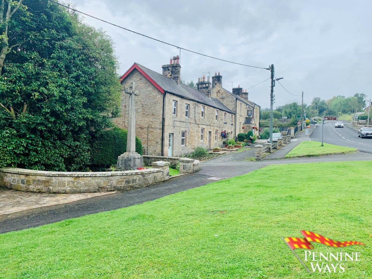 2Fountains Cottage Hadrian's Wall — 4-Star Luxury Hotel in Greenhead, United Kingdom
