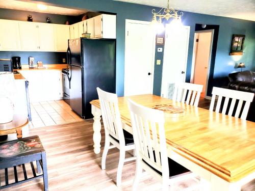 Hillbilly Hilton by RedAwning - photo 6