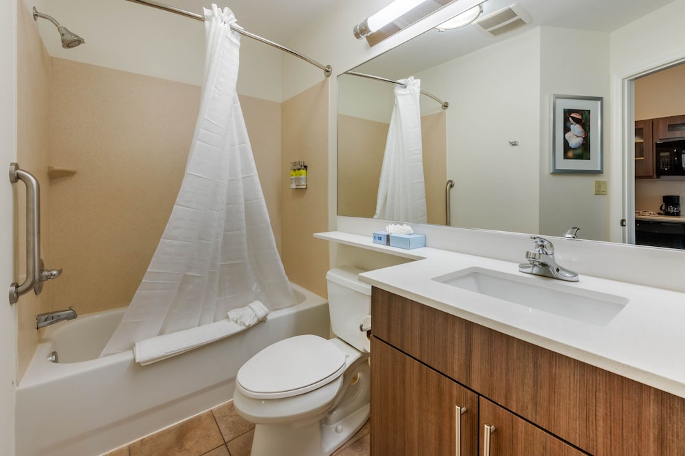 Candlewood Suites Fort Myers Sanibel Gateway by IHG - photo 10