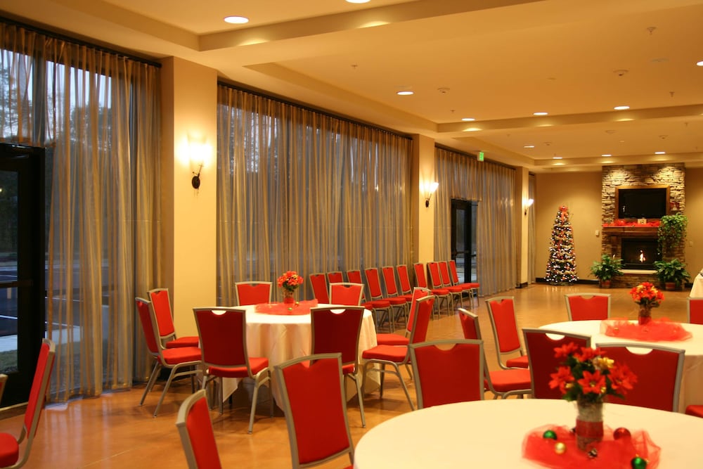 Hampton Inn Jacksonville Anniston Area - photo 49