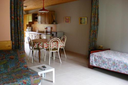 Gîte 3 À 5 Personnes - last minute hotel in Unknown City