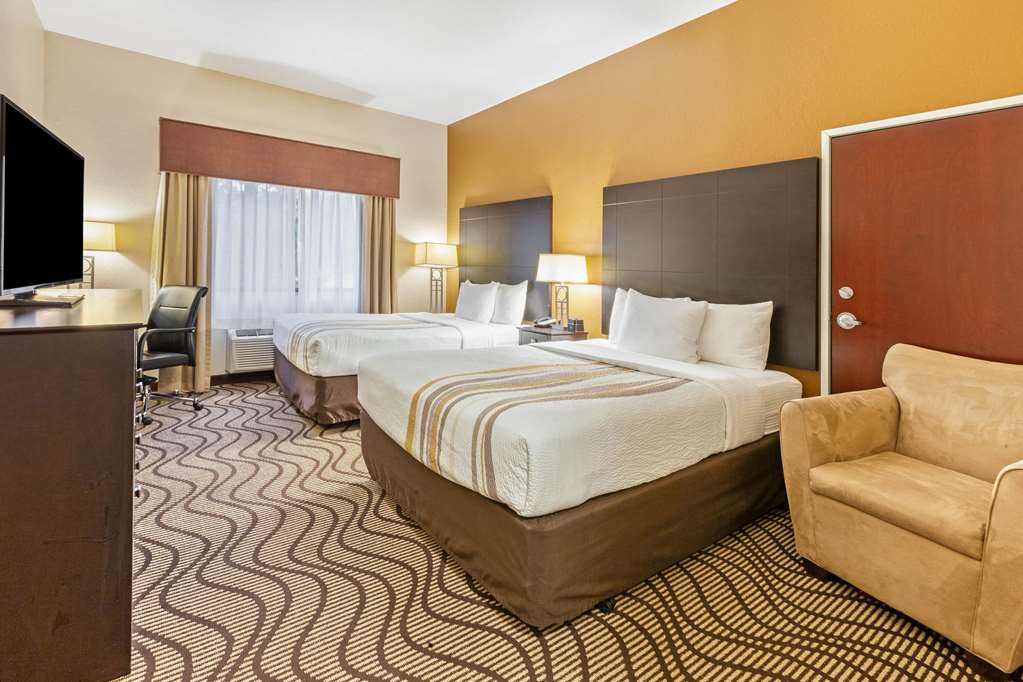 La Quinta Inn & Suites by Wyndham South Bend - photo 18