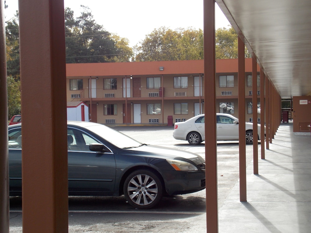 Augusta Best Inn - photo 23