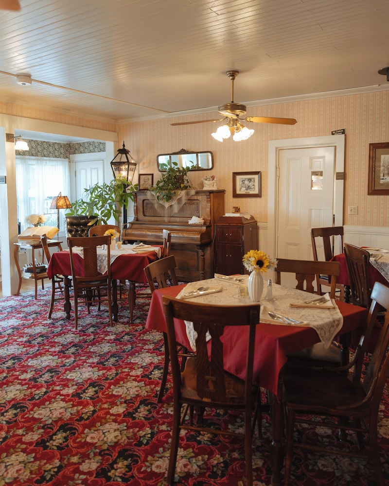 Julian Gold Rush Hotel - photo 25
