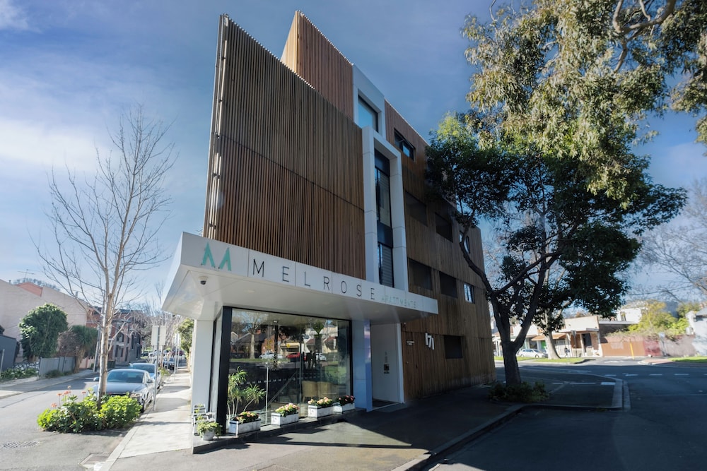 Melrose Apartments — 4-Star Luxury Hotel in North Melbourne, Australia
