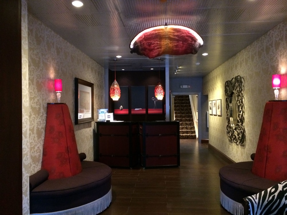 Chestnut Hill Hotel - photo 3