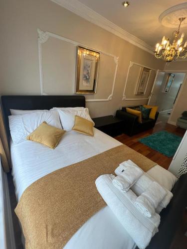 JAN'S HAVEN Wembley Park lovely 1 bedroom flat sleeps 4 free parking 10 minutes from Wembley stadium and Wembley Park station — 4-Star Luxury Hotel in London, United Kingdom