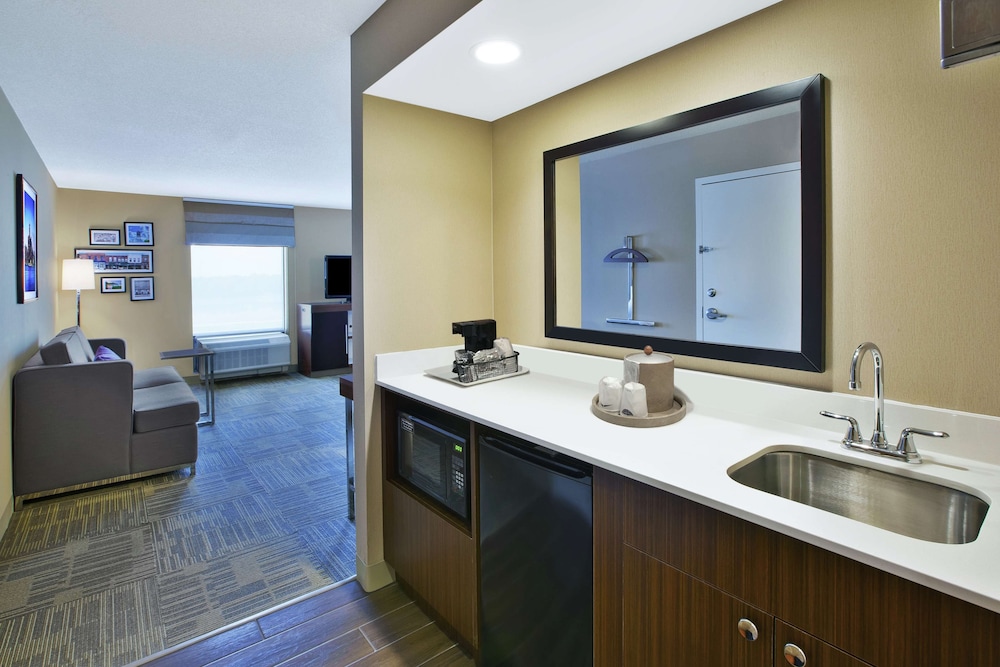 Hampton Inn Commerce Novi - photo 22
