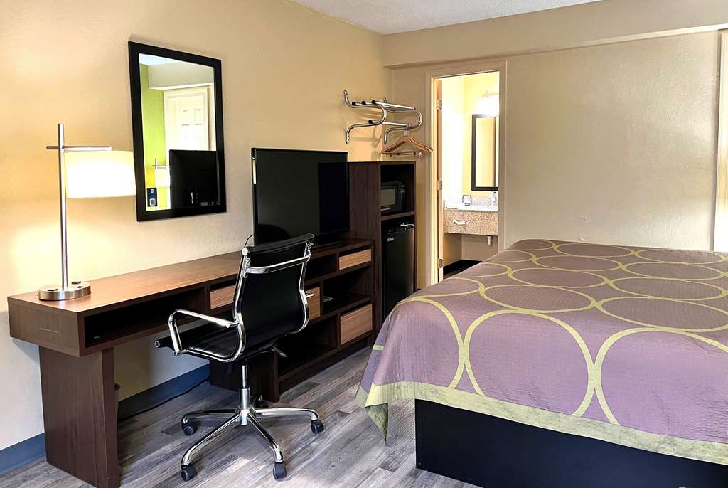 Super 8 by Wyndham Lafayette Purdue Area - photo 20