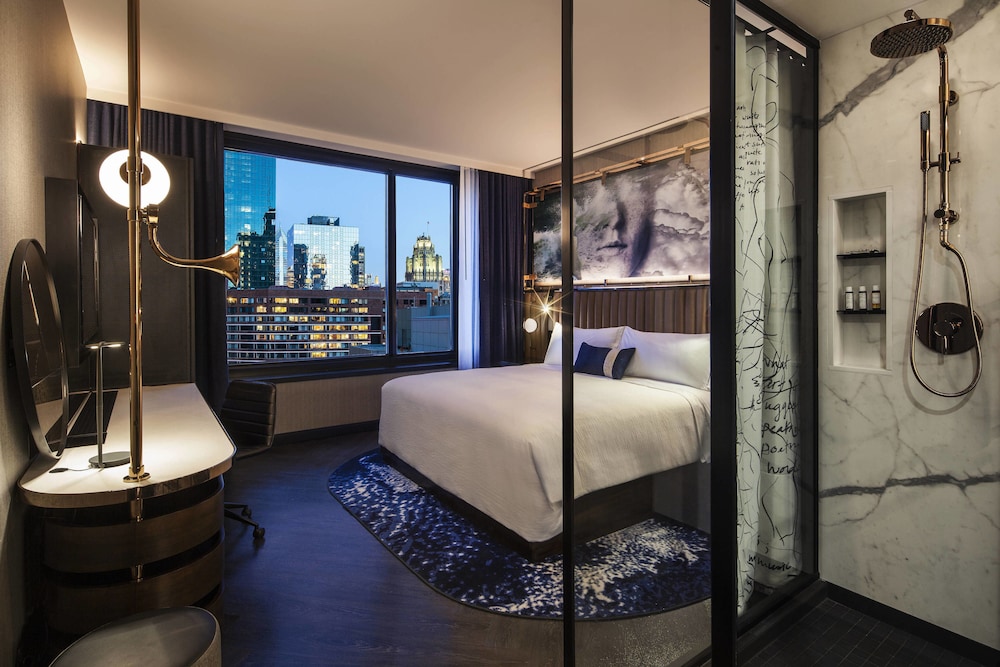 Hotel EMC2 Autograph Collection in Chicago, United States
