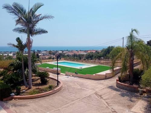 Villa Dolce Vita Panorama a Marina Di Ragusa con parcheggio privato — 4-Star Luxury Hotel in Marina Di Ragusa, Italy