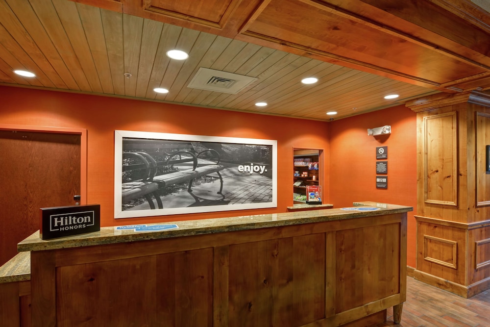Hampton Inn and Suites New Hartford Utica - photo 6
