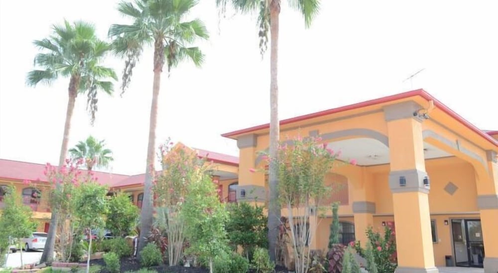 Regency Inn - carbon neutral hotel in Humble