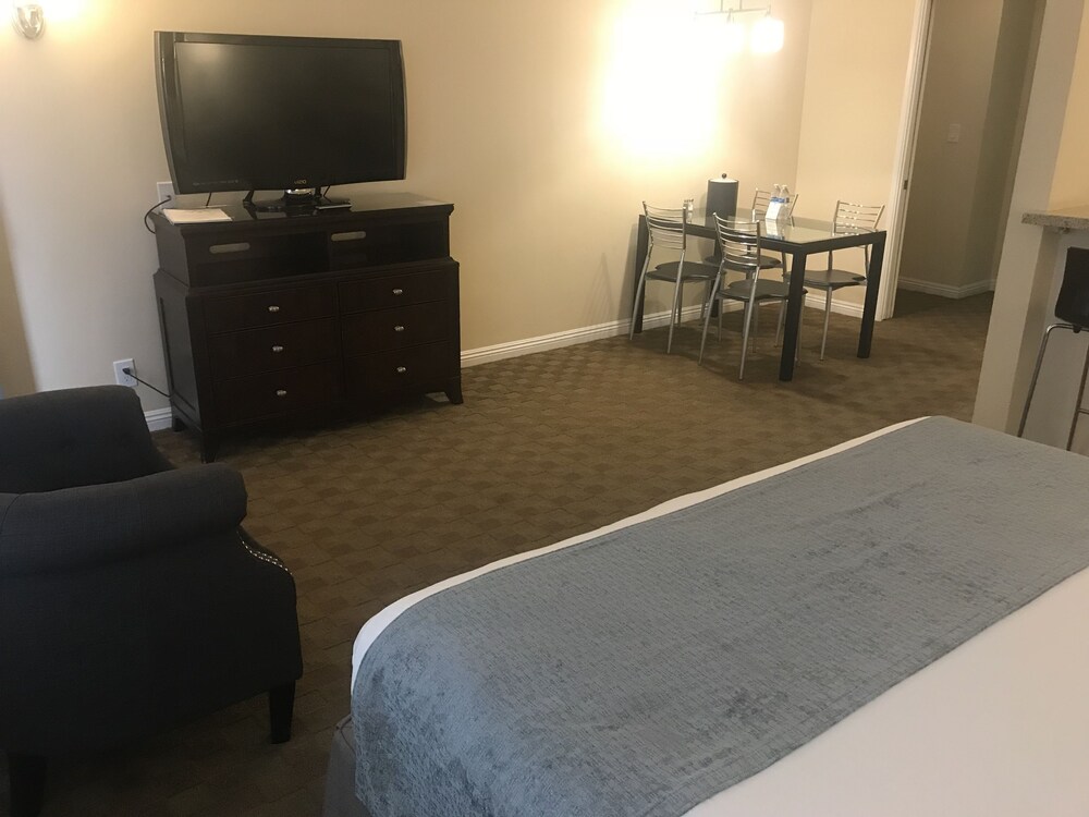 Hollywood Orchid Suites - photo 11