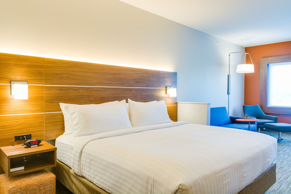 Holiday Inn Express & Suites Russellville by IHG - photo 5