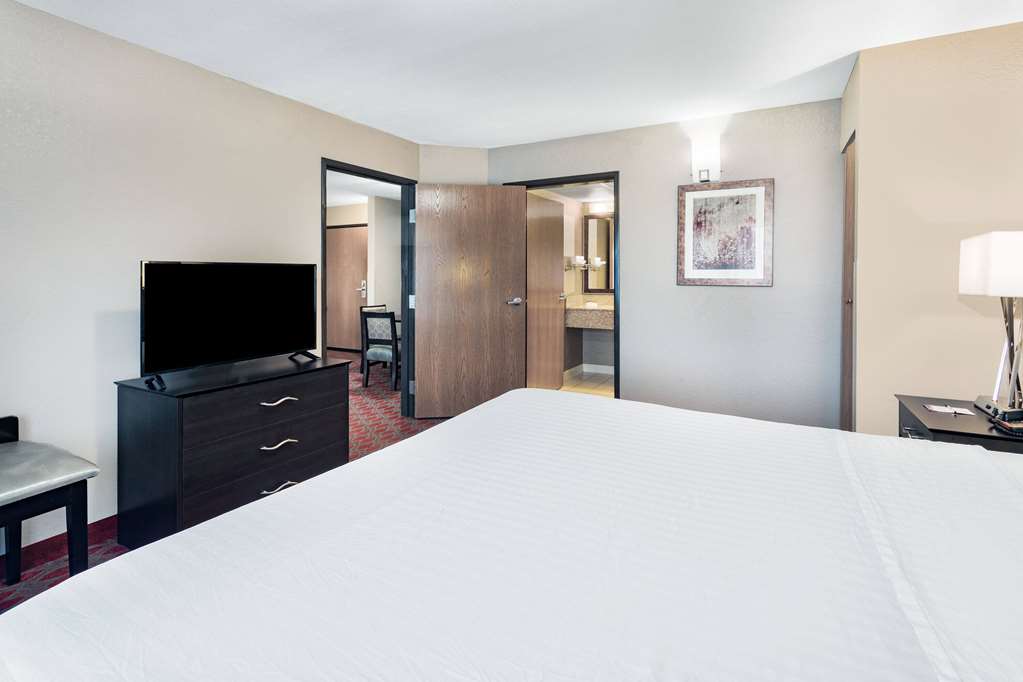 Baymont by Wyndham Brooklyn Center - photo 32