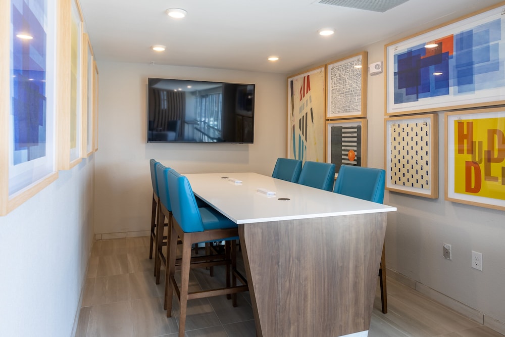 Holiday Inn Express & Sts Englewood Denver South - photo 32