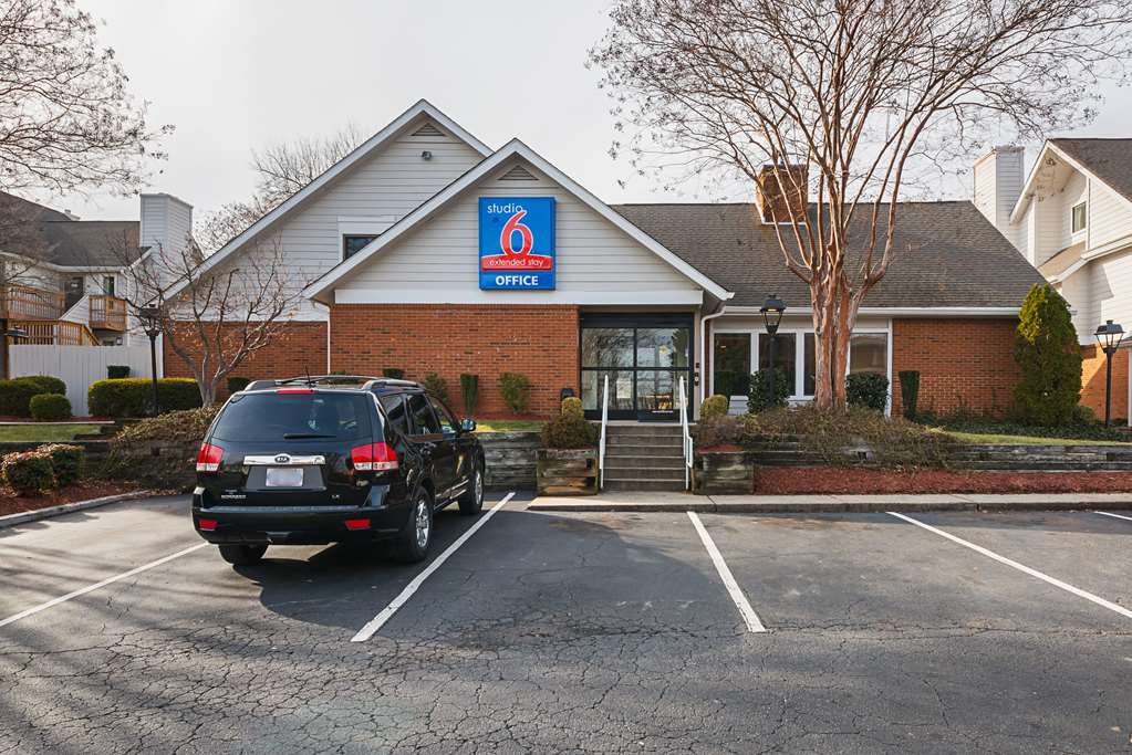 Studio 6 Greensboro NC - featured photo