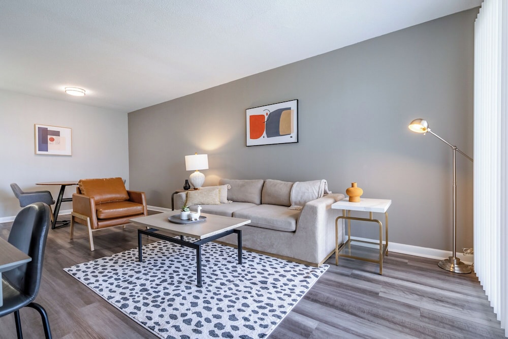 Landing Apartments Castleton — 4-Star Luxury Hotel in Indianapolis, United States