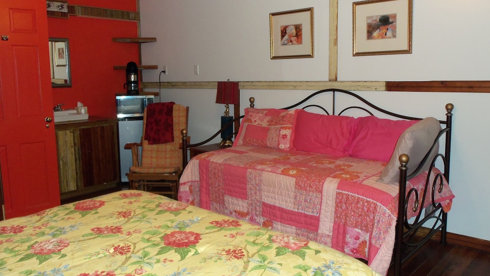 The Main Street Hotel - photo 35
