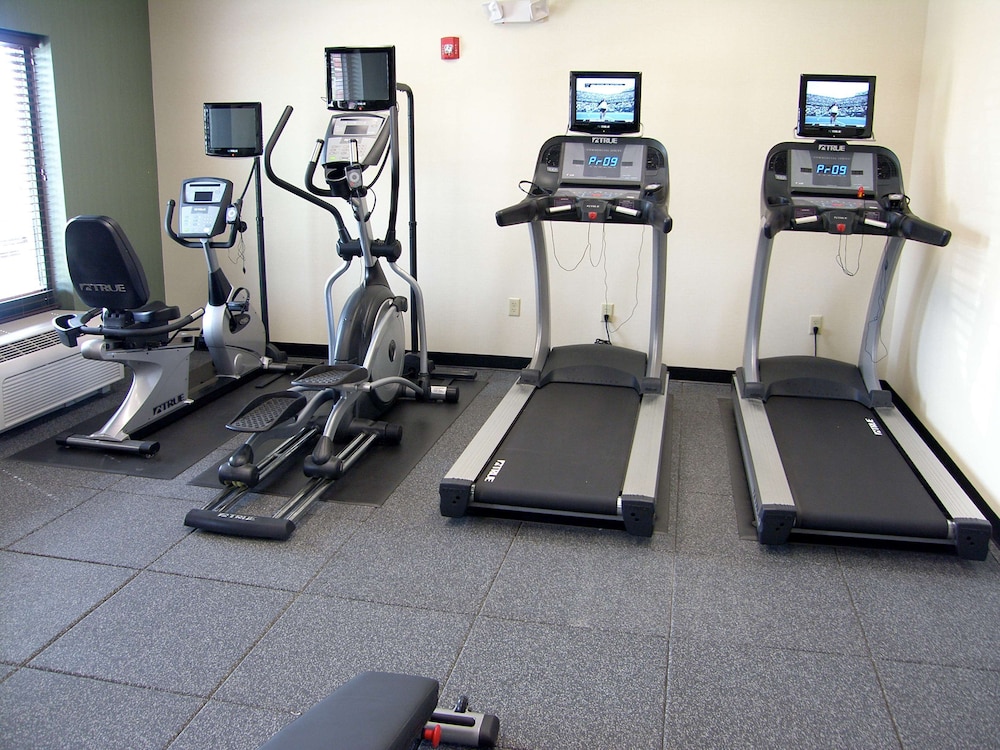 Hampton Inn & Suites Lincoln Northeast I 80 - photo 23
