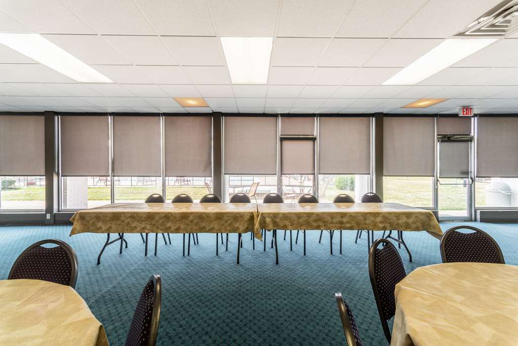 Quality Inn & Suites Vandalia near I 70 and Hwy 51 - photo 43