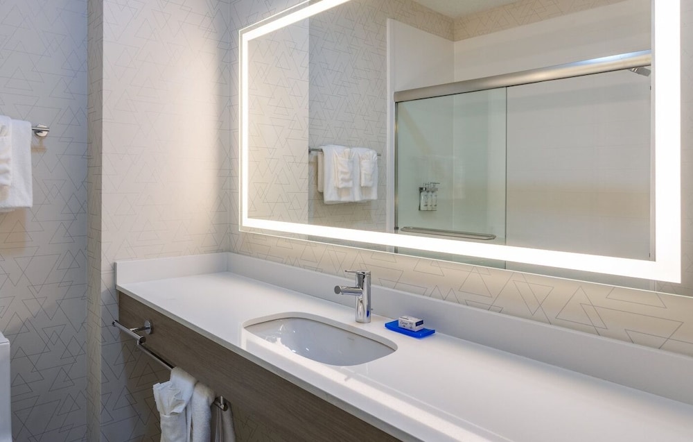 Holiday Inn Express & Suites Center Township by IHG - photo 14