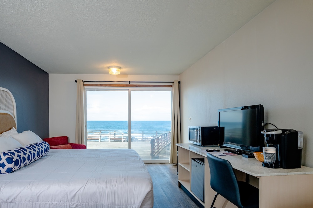 Seagull Beachfront Inn - photo 13