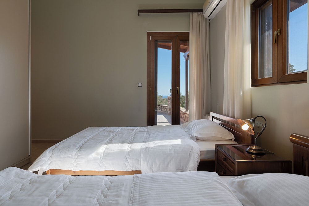 Amara Haven — Aigio — photo 5