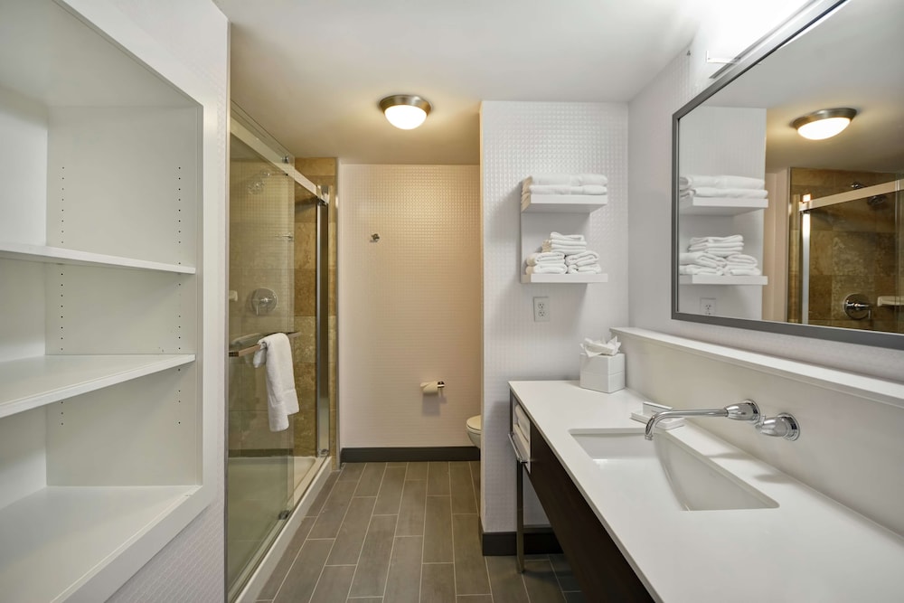 Hampton Inn & Suites Columbus Easton Area - photo 28