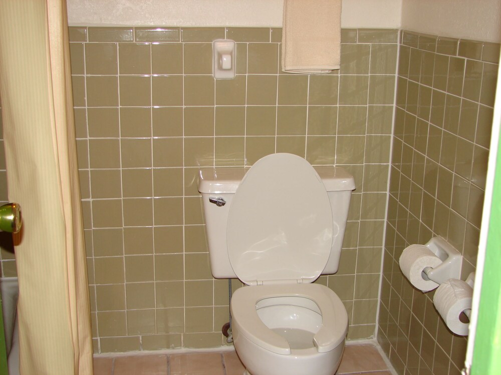 Columbus Inn & Suites - photo 11