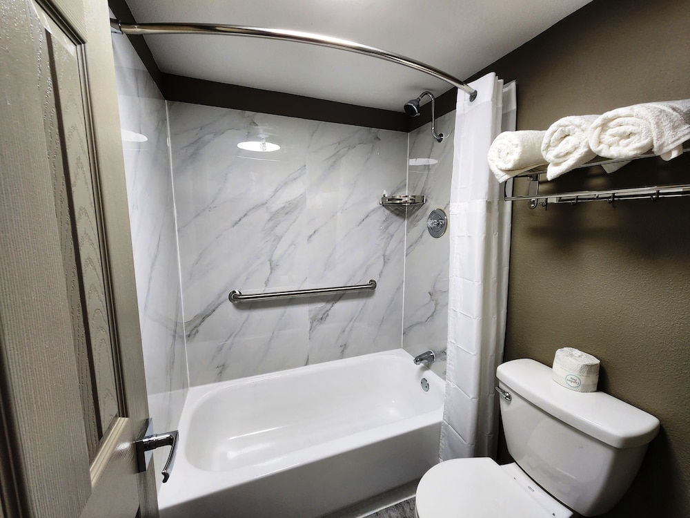 Baymont by Wyndham Lafayette - photo 21