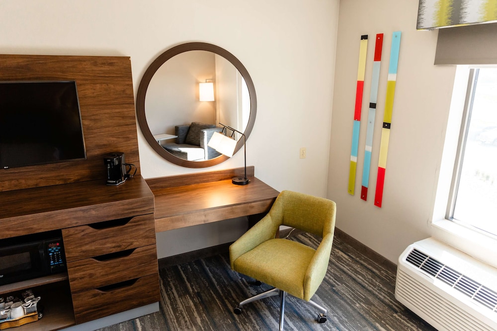 Hampton Inn & Suites Scottsbluff Conference Center - photo 10