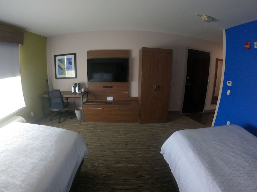 Holiday Inn Express & Suites Albuquerque Historic Old Town by IHG - photo 16