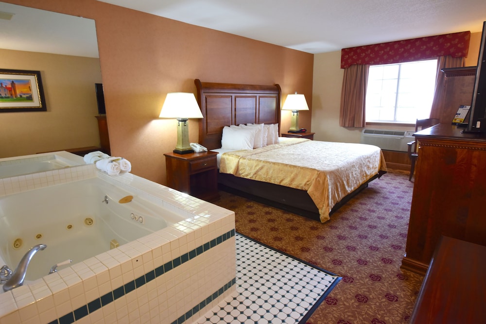 Hamilton Inn Select Beachfront Mackinaw City - photo 52