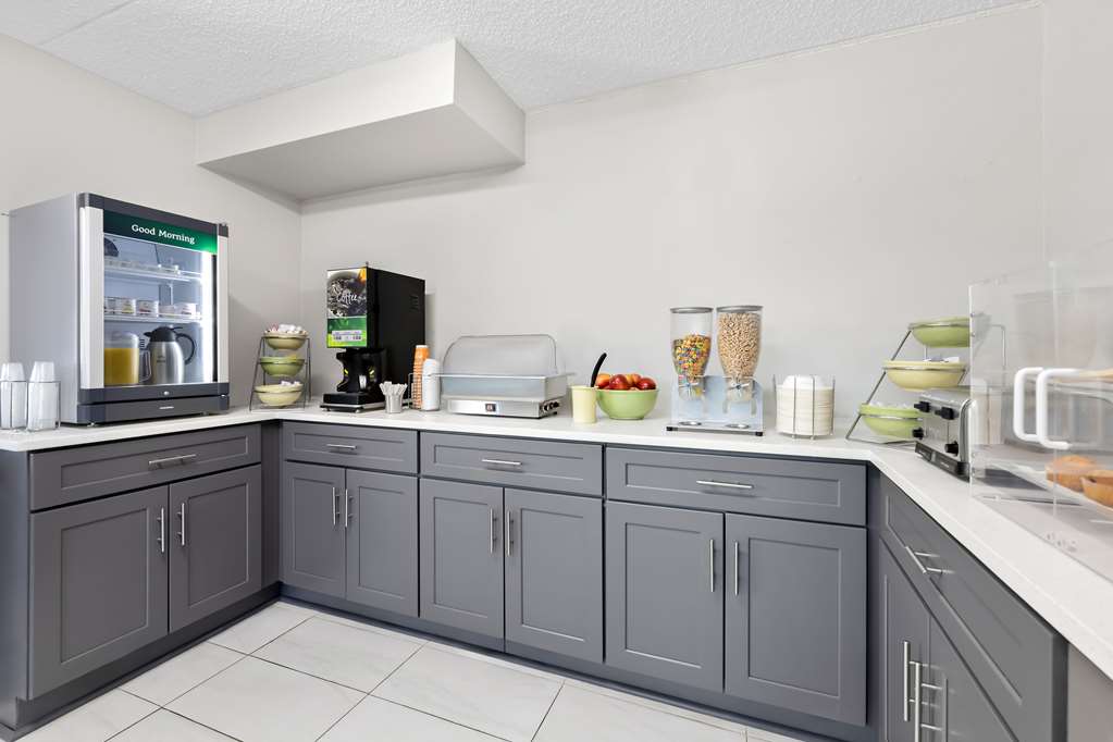 Quality Inn Nashville Opryland Area - photo 37