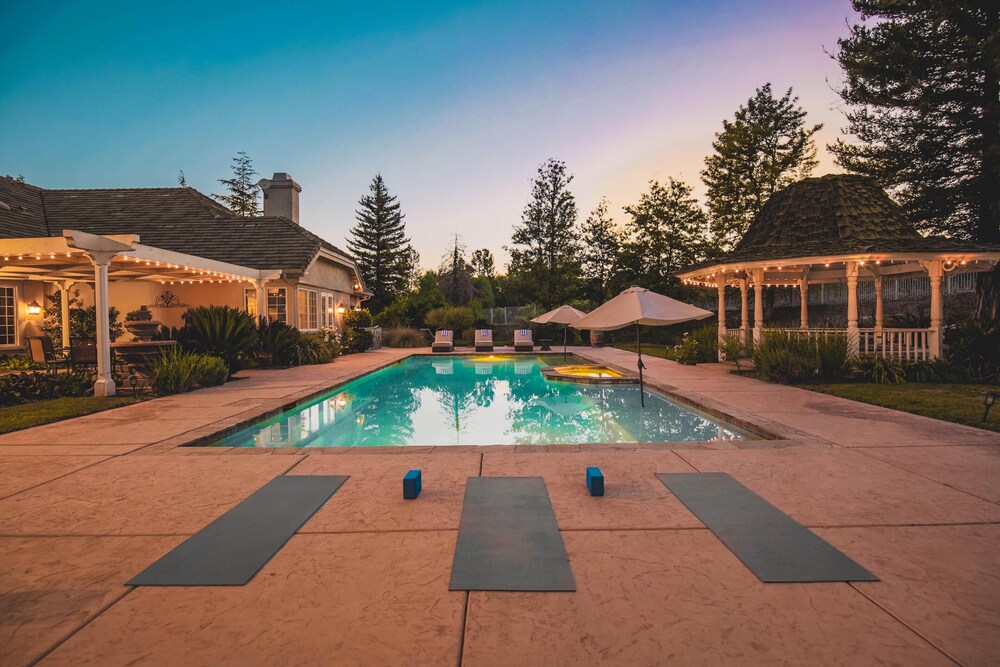 De Portola La Barrique — 4-Star Luxury Hotel in Temecula, United States