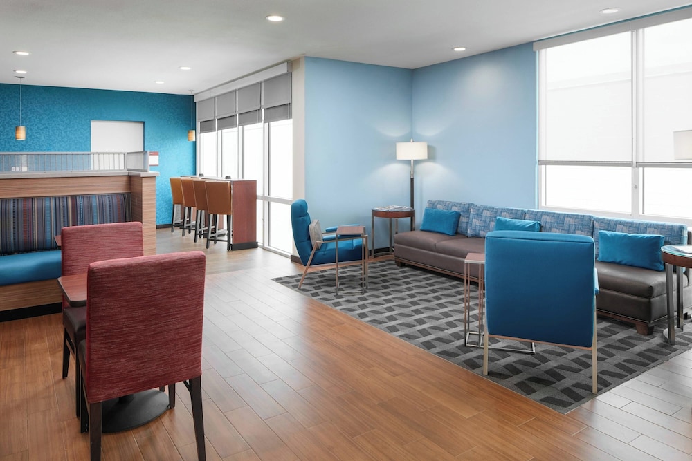 TownePlace Suites by Marriott Tampa South - photo 25
