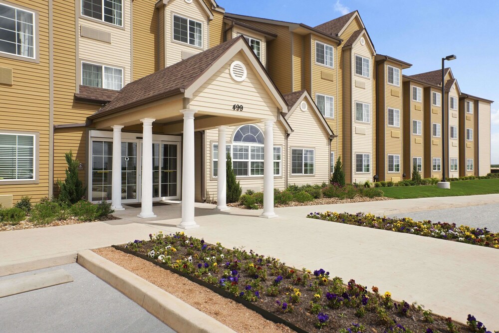 Microtel Inn Suites By Wyndham Cotulla — Cotulla