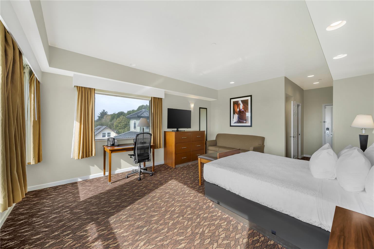 Best Western Plus Northwoods Inn - photo 23
