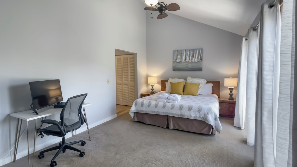 203 Twin Oaks at The Sea Pines Resort - photo 4