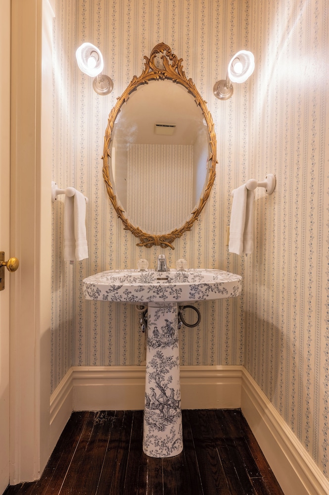 Martine Inn - photo 100