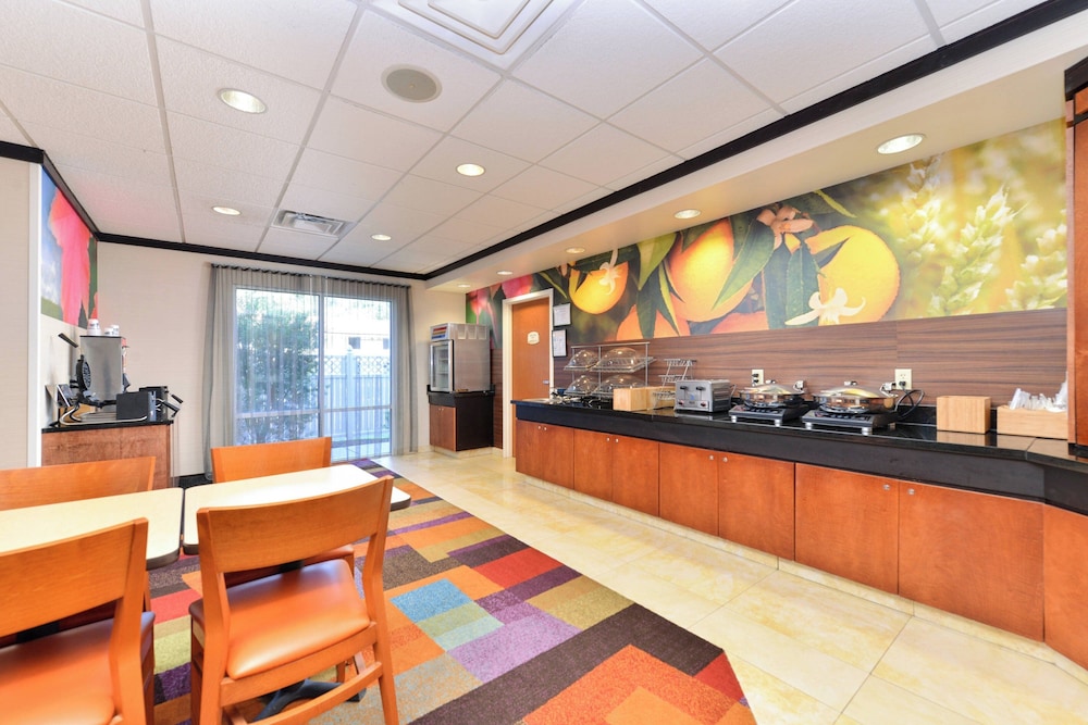 Fairfield Inn & Suites by Marriott Kingsland - photo 21